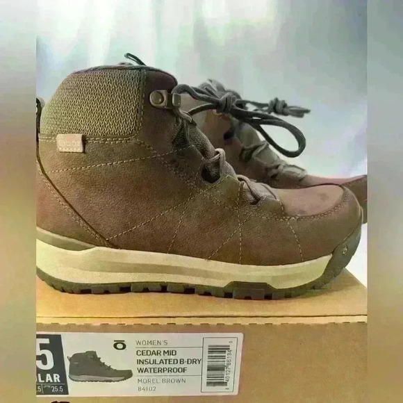 NWT, Oboz Womens “Cedar”lace up hiking/snow boots in sz 8.5. - Picture 2 of 13